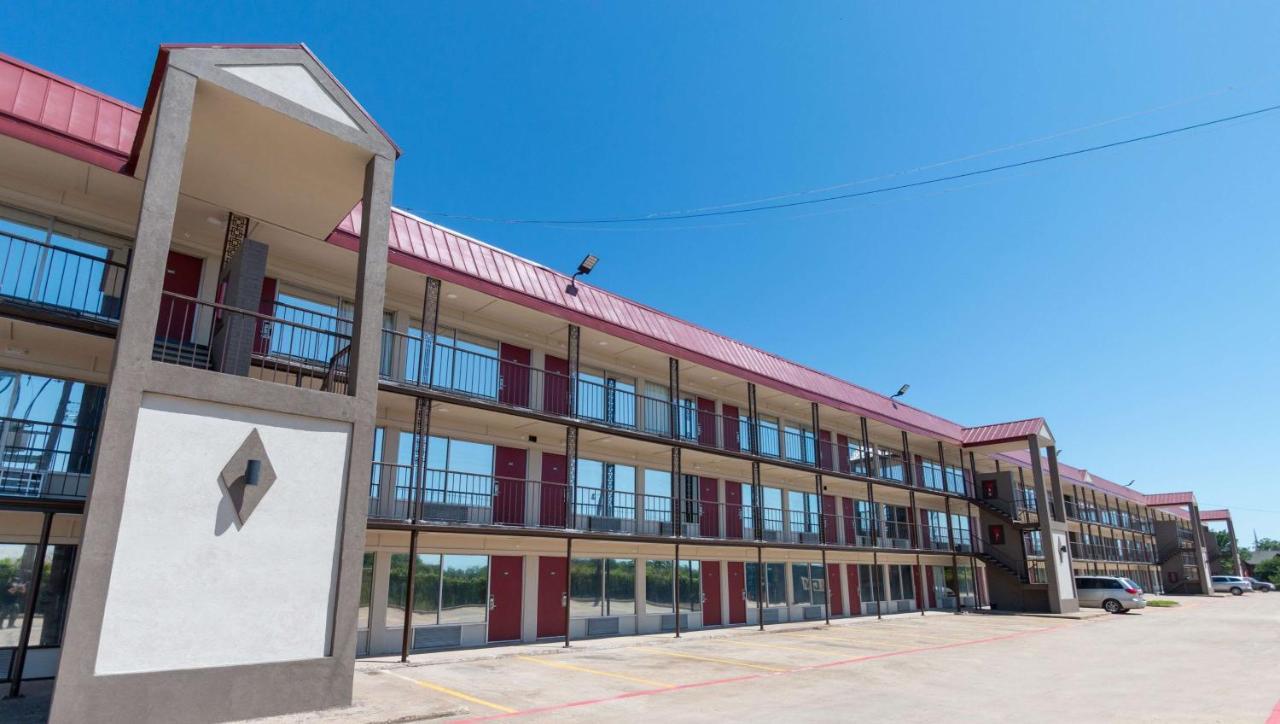 Magnuson Extended Stay And Suites Airport Hotel Irving Exterior photo
